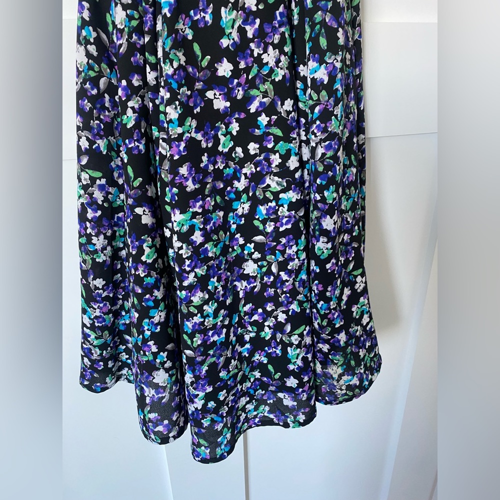 Express Dress - Picture 3 of 4